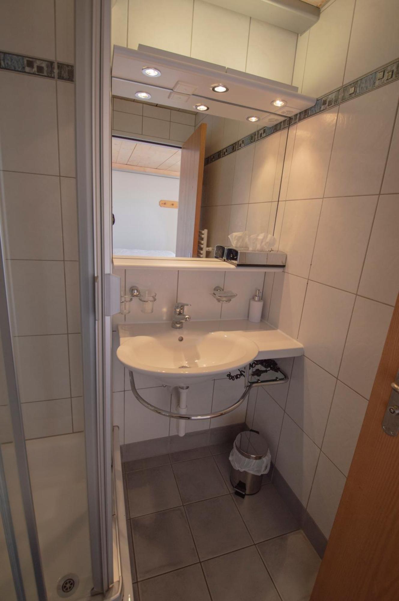 Hotel Eggishorn Fiesch Room photo